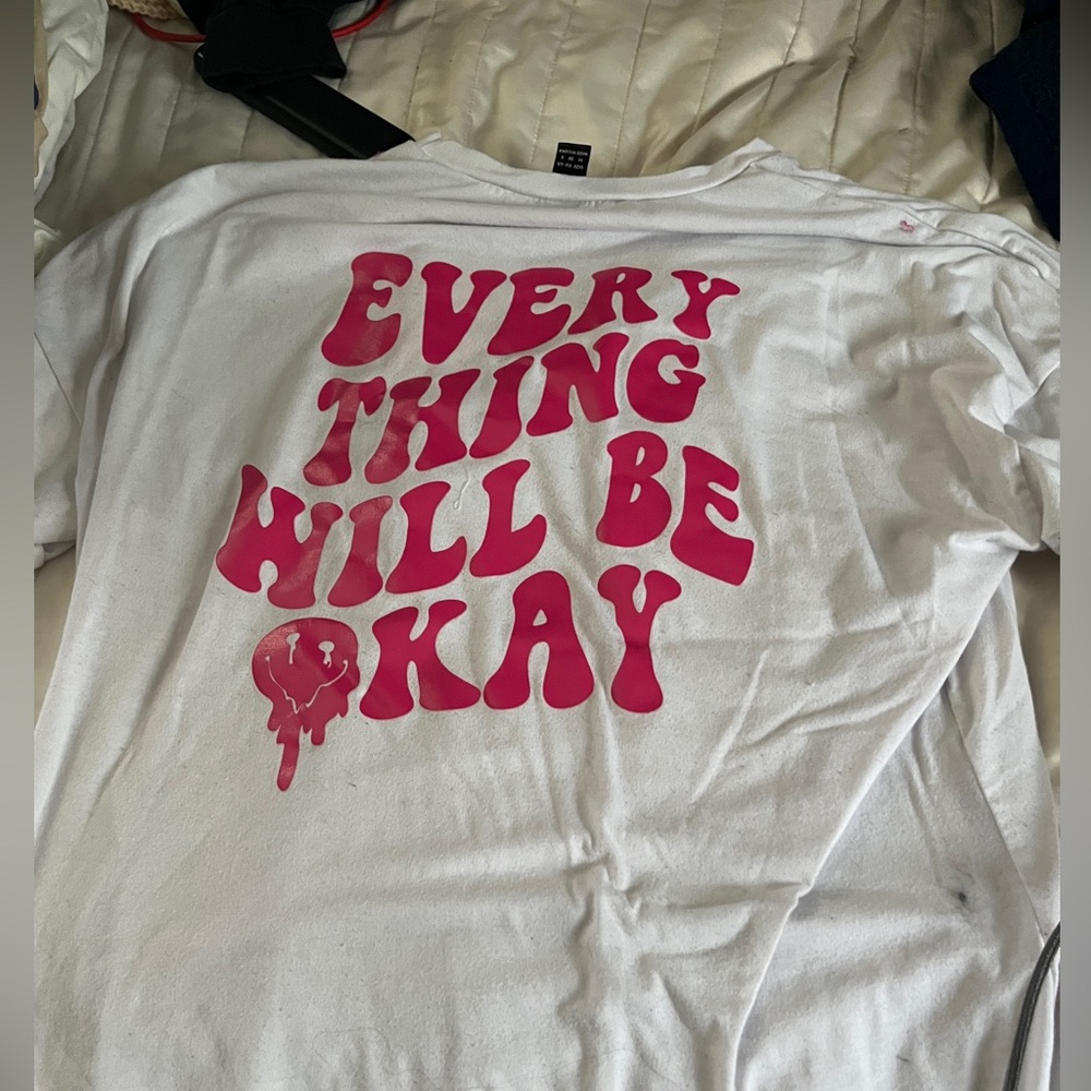 white tshirt - Picture 2 of 3
